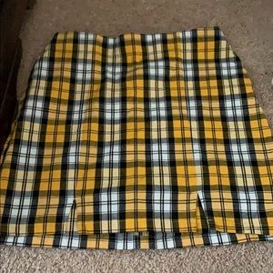 Yellow plaid Hollister skirt